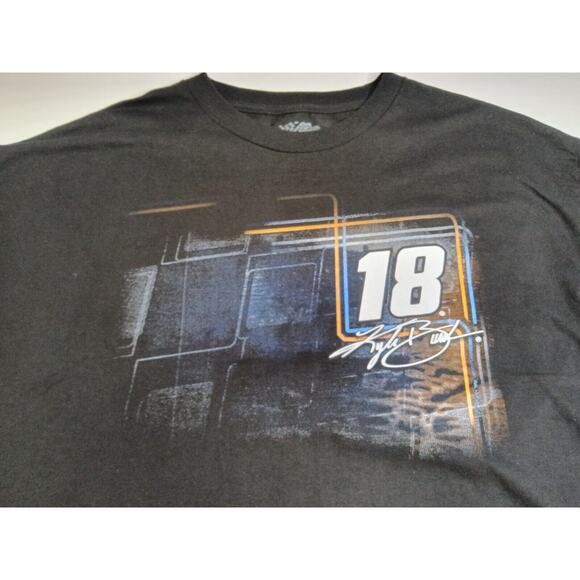 Joe Gibbs Racing Kyle Busch 18 M&M 2017 NASCAR T-Shirt Black Men's 2XL - Picture 3 of 9
